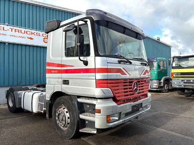 Mercedes-Benz Actros 1843 LS SLEEPERCAB (MP1) (ZF16 MANUAL GEARBOX / REDUCTION AXLE / AIRCONDITIONING / ETC.) - Tractor head: gambar 2 Mercedes-Benz Actros 1843 LS SLEEPERCAB (MP1) (ZF16 MANUAL GEARBOX / REDUCTION AXLE / AIRCONDITIONING / ETC.) - Tractor head: gambar 2