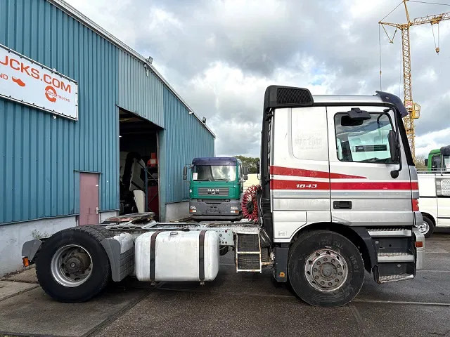 Mercedes-Benz Actros 1843 LS SLEEPERCAB (MP1) (ZF16 MANUAL GEARBOX / REDUCTION AXLE / AIRCONDITIONING / ETC.) - Tractor head: gambar 4 Mercedes-Benz Actros 1843 LS SLEEPERCAB (MP1) (ZF16 MANUAL GEARBOX / REDUCTION AXLE / AIRCONDITIONING / ETC.) - Tractor head: gambar 4