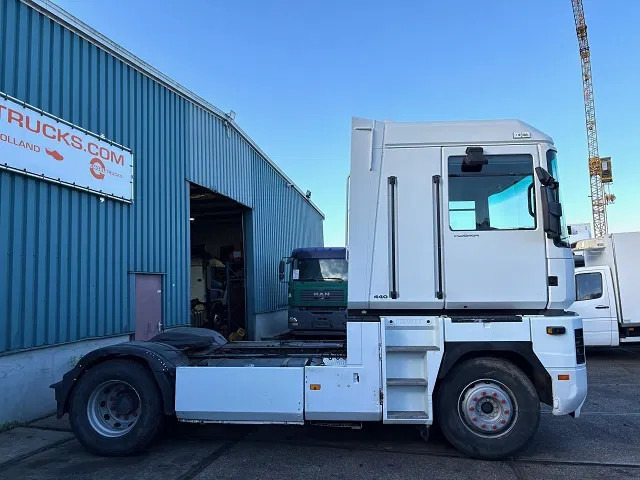 Renault Magnum 440 E-TECH (MACK ENGINE) (ZF16 MANUAL GEARBOX / AIRCONDITIONING / FRIDGE UNDER BED / 2x DIESELTANK) - Tractor head: gambar 4 Renault Magnum 440 E-TECH (MACK ENGINE) (ZF16 MANUAL GEARBOX / AIRCONDITIONING / FRIDGE UNDER BED / 2x DIESELTANK) - Tractor head: gambar 4