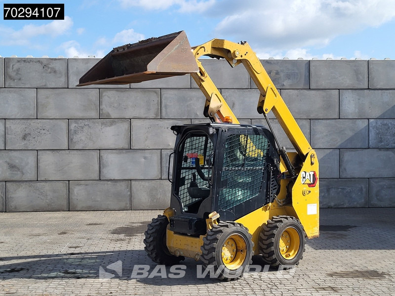 Caterpillar 226 D3 BUCKET + FORKS - Skid steer: gambar 2 Caterpillar 226 D3 BUCKET + FORKS - Skid steer: gambar 2