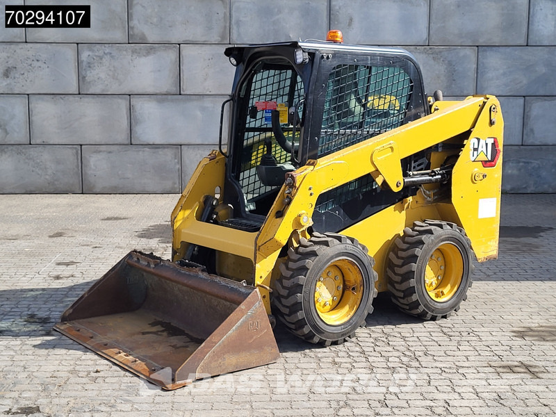 Caterpillar 226 D3 BUCKET + FORKS - Skid steer: gambar 3 Caterpillar 226 D3 BUCKET + FORKS - Skid steer: gambar 3
