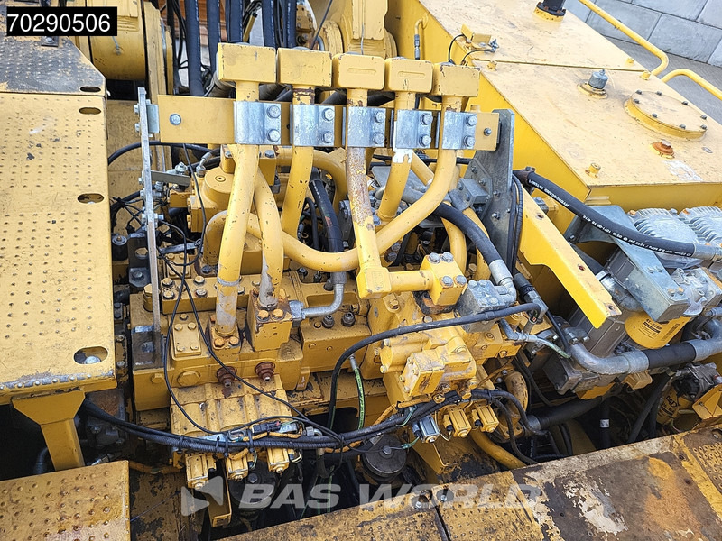 Ekskavator perayap Caterpillar 390 D L: gambar 18