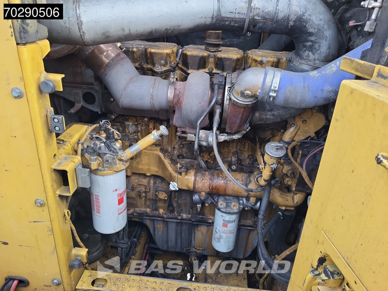 Ekskavator perayap Caterpillar 390 D L: gambar 17