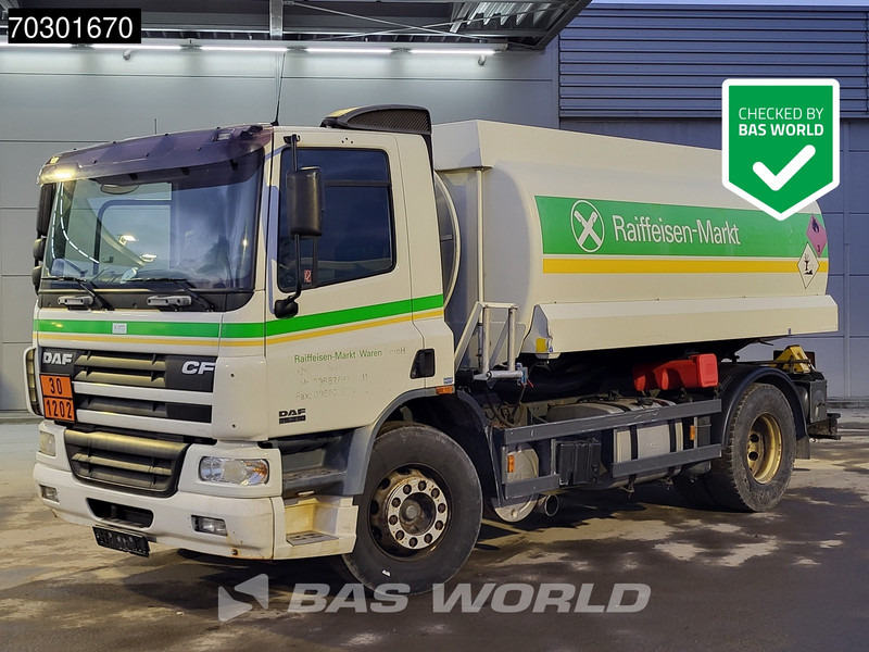 DAF CF75.310 4X2 13500 Lohr tanker 2 compartments ADR Manual Euro 3 - Truk tangki: gambar 1 DAF CF75.310 4X2 13500 Lohr tanker 2 compartments ADR Manual Euro 3 - Truk tangki: gambar 1