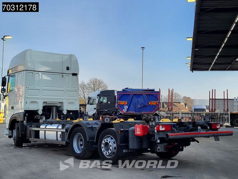 DAF XF 480 6X2 BDF Lift+Steering Axle SSC Full Air Suspension Retarder Euro 6 - Pengangkut kontainer/ Container truck: gambar 2 DAF XF 480 6X2 BDF Lift+Steering Axle SSC Full Air Suspension Retarder Euro 6 - Pengangkut kontainer/ Container truck: gambar 2