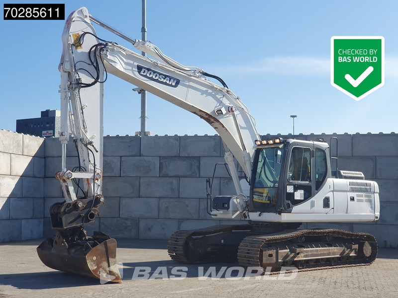 Doosan DX225 LC-3 3 BUCKETS - Ekskavator perayap: gambar 1 Doosan DX225 LC-3 3 BUCKETS - Ekskavator perayap: gambar 1