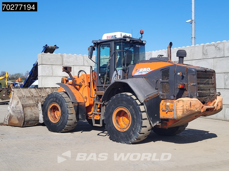 Hitachi ZW250 -6 - Wheel loader: gambar 5 Hitachi ZW250 -6 - Wheel loader: gambar 5