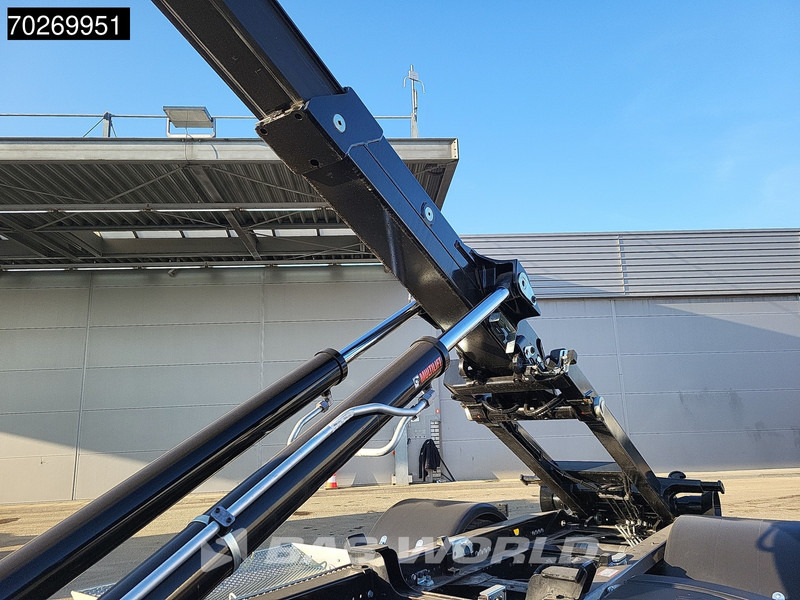 Iveco Eurocargo 180E320 4X2 NEW! 14tons Hiab Multilift ULT14S51 ACC Euro 6 - Hook lift: gambar 3 Iveco Eurocargo 180E320 4X2 NEW! 14tons Hiab Multilift ULT14S51 ACC Euro 6 - Hook lift: gambar 3