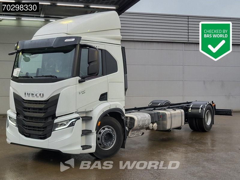 Iveco S-WAY 340 4X2 NEW! Chassis Automatic LED ACC Euro 6 - Truk sasis: gambar 1 Iveco S-WAY 340 4X2 NEW! Chassis Automatic LED ACC Euro 6 - Truk sasis: gambar 1