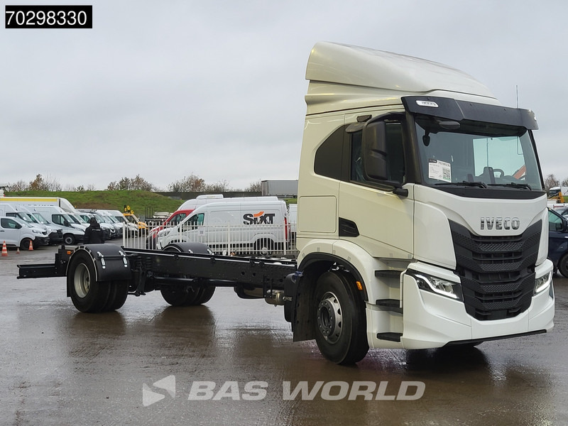 Iveco S-WAY 340 4X2 NEW! Chassis Automatic LED ACC Euro 6 - Truk sasis: gambar 5 Iveco S-WAY 340 4X2 NEW! Chassis Automatic LED ACC Euro 6 - Truk sasis: gambar 5