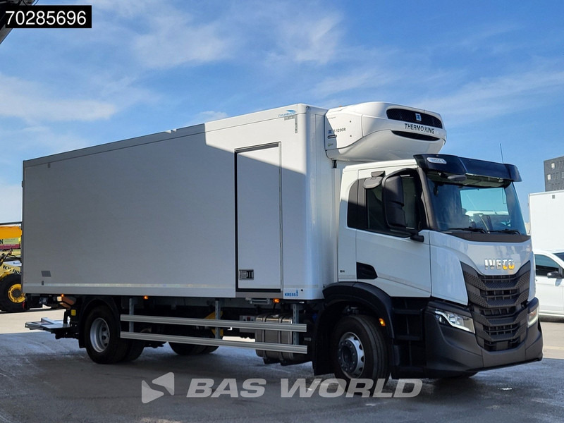 Iveco S-Way 400 4X2 NEW! 19t Thermo King T-1200 ATP Automatic 2000kg Ladebordwand Euro 6 - Truk berpendingin: gambar 3 Iveco S-Way 400 4X2 NEW! 19t Thermo King T-1200 ATP Automatic 2000kg Ladebordwand Euro 6 - Truk berpendingin: gambar 3