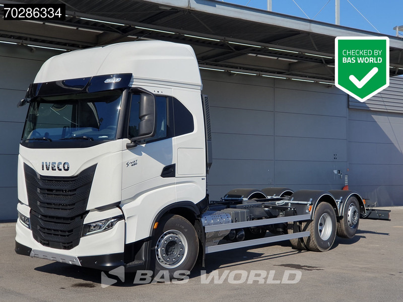 Iveco S-Way 490 6X2 NEW chassis! Retarder Standklima Lift+lenkasche PTO preparation LED Navi ACC Euro 6 - Truk sasis: gambar 1 Iveco S-Way 490 6X2 NEW chassis! Retarder Standklima Lift+lenkasche PTO preparation LED Navi ACC Euro 6 - Truk sasis: gambar 1