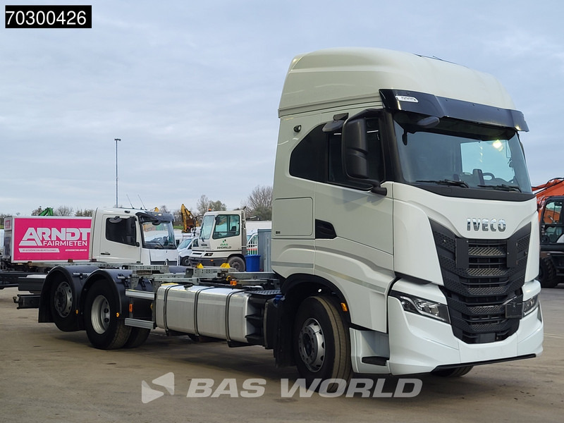 Iveco S-Way 510 6X2 Retarder Full Air Lift Axle BDF Euro 6 - Pengangkut kontainer/ Container truck: gambar 3 Iveco S-Way 510 6X2 Retarder Full Air Lift Axle BDF Euro 6 - Pengangkut kontainer/ Container truck: gambar 3