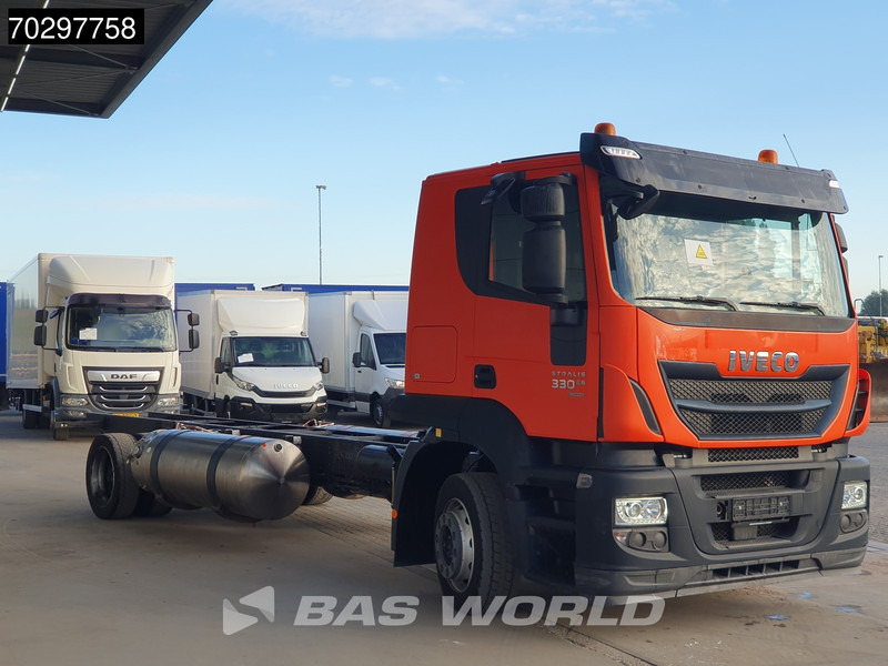 Iveco Stralis 330 4X2 LNG! NO Registration papers Retarder Manual Euro 6 - Truk sasis: gambar 3 Iveco Stralis 330 4X2 LNG! NO Registration papers Retarder Manual Euro 6 - Truk sasis: gambar 3