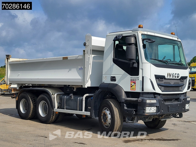 Truk jungkit Iveco Trakker 360 6X4 10m3 2-Sided Tipper Steelsuspension Big-Axle Automatic Euro 6: gambar 11