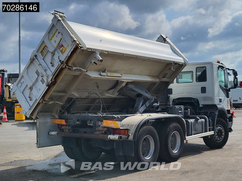 Truk jungkit Iveco Trakker 360 6X4 10m3 2-Sided Tipper Steelsuspension Big-Axle Automatic Euro 6: gambar 6