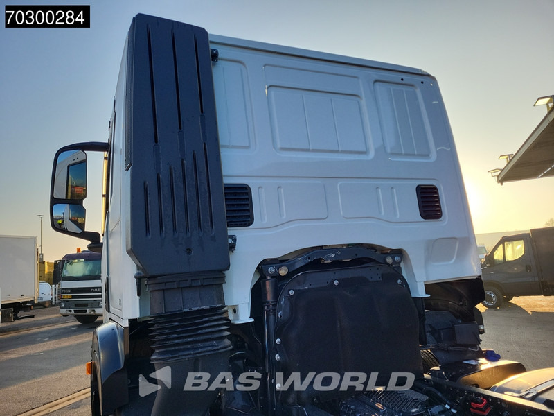 Iveco X-Way 500 X-Way 6X4 NEW 6x4 chassis Sleepercab Rear Air suspension Automatic Euro 6 - Truk sasis: gambar 5 Iveco X-Way 500 X-Way 6X4 NEW 6x4 chassis Sleepercab Rear Air suspension Automatic Euro 6 - Truk sasis: gambar 5