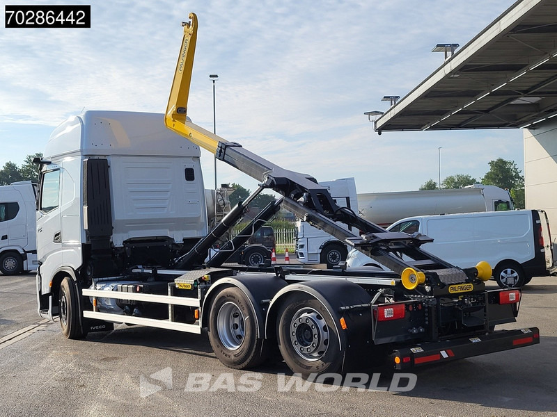 Iveco X-Way 580 6X2 NEW Palfinger PHT20SLD5 Hooklift Lift+steering Axle Automatic Navi ACC LED - Hook lift: gambar 2 Iveco X-Way 580 6X2 NEW Palfinger PHT20SLD5 Hooklift Lift+steering Axle Automatic Navi ACC LED - Hook lift: gambar 2