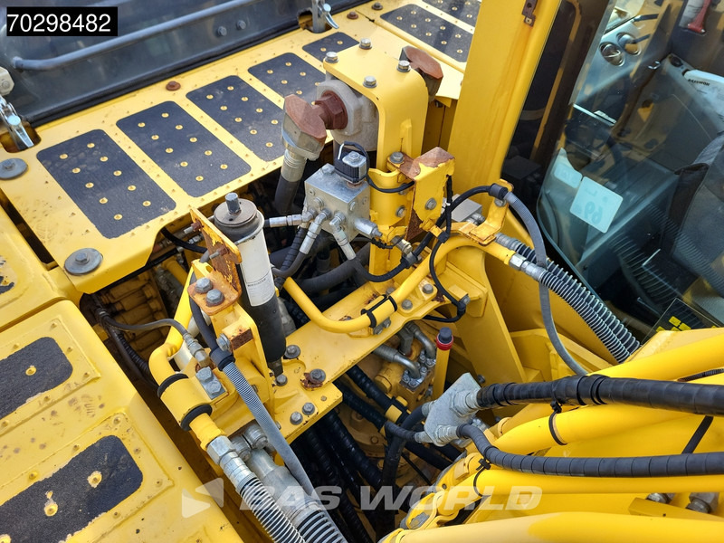 Ekskavator perayap Komatsu PC210 LC-10: gambar 20