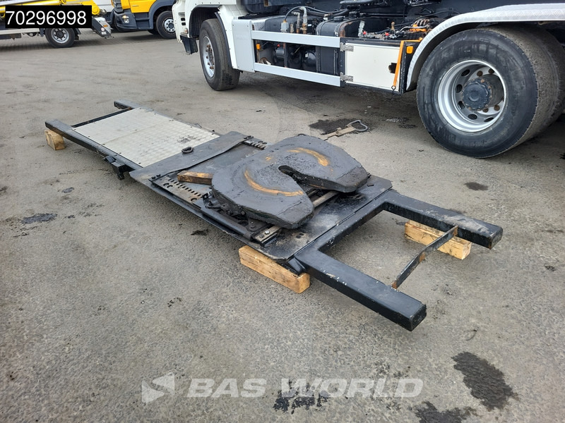 MAN TGS 33.440 6X4 25Ton AJK NHS25-5930 hooklift with 5th wheel Wechselsystem Manual Big-Axle Euro 5 - Hook lift: gambar 5 MAN TGS 33.440 6X4 25Ton AJK NHS25-5930 hooklift with 5th wheel Wechselsystem Manual Big-Axle Euro 5 - Hook lift: gambar 5