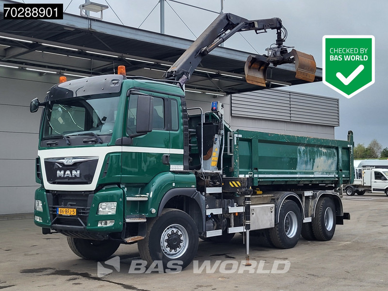 MAN TGS 33.440 TGS 6X6 NL-Truck 12m3 Jansen Tipper HMF 1643 Crane Steering-Axle Big-Axle Automatic Euro 6 - Truk jungkit, Truk derek: gambar 1 MAN TGS 33.440 TGS 6X6 NL-Truck 12m3 Jansen Tipper HMF 1643 Crane Steering-Axle Big-Axle Automatic Euro 6 - Truk jungkit, Truk derek: gambar 1