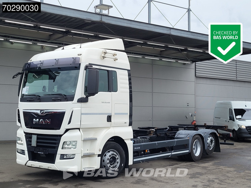 MAN TGX 26.460 6X2 BDF Liftaxle Automatic Retarder ACC Euro 6 - Pengangkut kontainer/ Container truck: gambar 1 MAN TGX 26.460 6X2 BDF Liftaxle Automatic Retarder ACC Euro 6 - Pengangkut kontainer/ Container truck: gambar 1