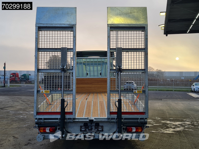 Mercedes-Benz Actros 1827 4X2 NEW! 18tons Machine transporter Oprijwagen Hydraulic ramps Air suspension - Truk pengangkut mobil: gambar 3 Mercedes-Benz Actros 1827 4X2 NEW! 18tons Machine transporter Oprijwagen Hydraulic ramps Air suspension - Truk pengangkut mobil: gambar 3