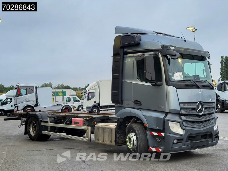 Mercedes-Benz Actros 1843 4X2 BDF 2xTanks Automatic Euro 6 - Pengangkut kontainer/ Container truck: gambar 3 Mercedes-Benz Actros 1843 4X2 BDF 2xTanks Automatic Euro 6 - Pengangkut kontainer/ Container truck: gambar 3
