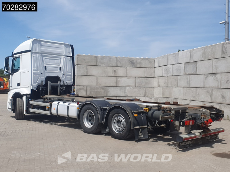 Mercedes-Benz Actros 2548 Actros 6X2 ACC Xenon Liftachse Euro 6 - Pengangkut kontainer/ Container truck: gambar 2 Mercedes-Benz Actros 2548 Actros 6X2 ACC Xenon Liftachse Euro 6 - Pengangkut kontainer/ Container truck: gambar 2