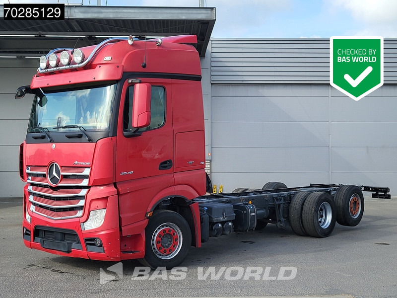Mercedes-Benz Actros 2548 Actros 6X2 BigSpace Retarder PTO Liftachse Xenon ACC Navi Euro 6 - Truk sasis: gambar 1 Mercedes-Benz Actros 2548 Actros 6X2 BigSpace Retarder PTO Liftachse Xenon ACC Navi Euro 6 - Truk sasis: gambar 1