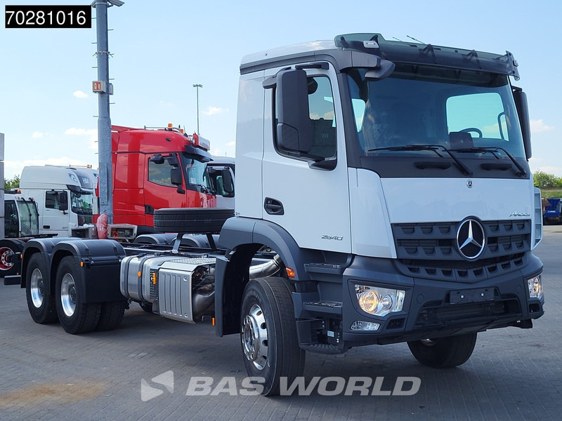 Mercedes-Benz Arocs 2640 6X4 NEW chassis Steel suspension Big-Axle Alcoa Automatic Euro 6 - Truk sasis: gambar 3 Mercedes-Benz Arocs 2640 6X4 NEW chassis Steel suspension Big-Axle Alcoa Automatic Euro 6 - Truk sasis: gambar 3