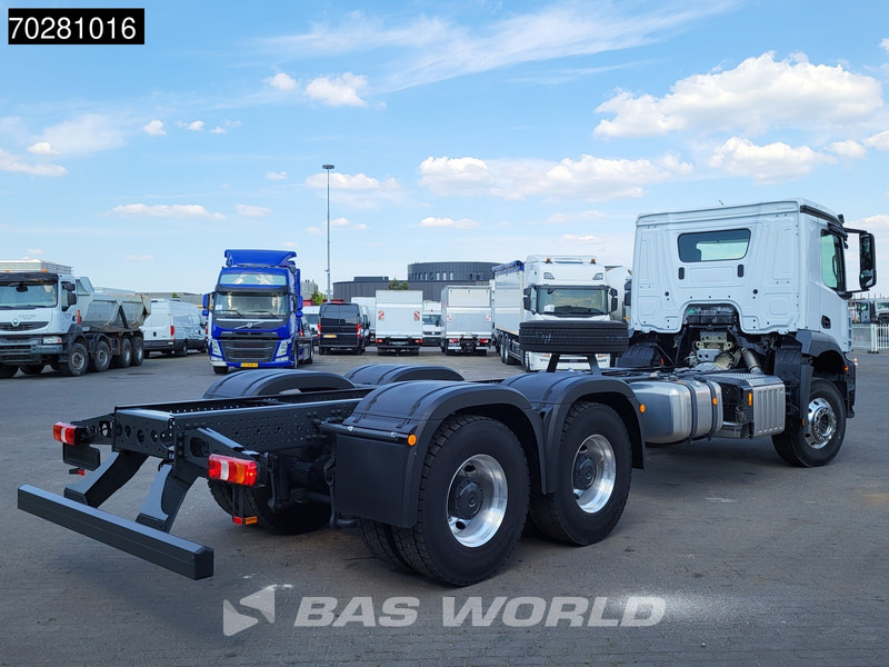 Mercedes-Benz Arocs 2640 6X4 NEW chassis Steel suspension Big-Axle Alcoa Automatic Euro 6 - Truk sasis: gambar 5 Mercedes-Benz Arocs 2640 6X4 NEW chassis Steel suspension Big-Axle Alcoa Automatic Euro 6 - Truk sasis: gambar 5
