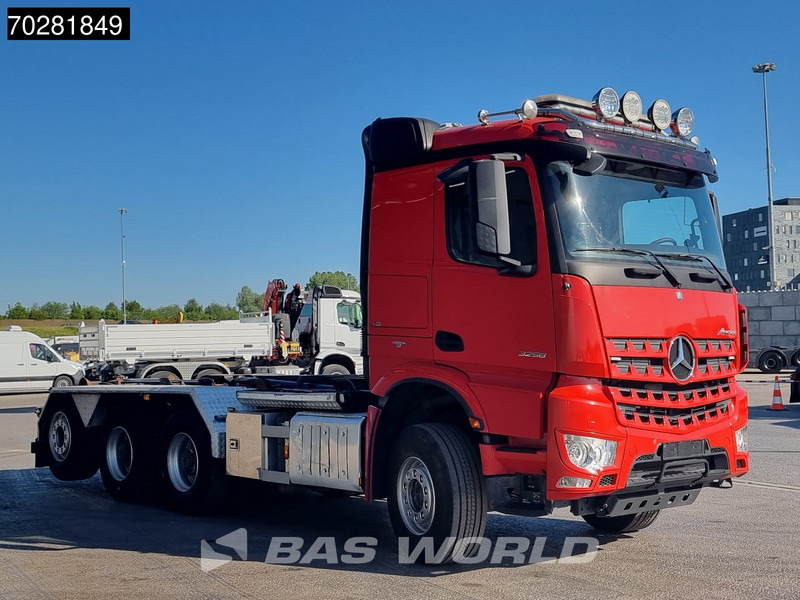Mercedes-Benz Arocs 3258 8X4 24t Hiab XR24SL5924 Retarder Big-Axle Lift-Lenkachse Euro 6 - Hook lift: gambar 3 Mercedes-Benz Arocs 3258 8X4 24t Hiab XR24SL5924 Retarder Big-Axle Lift-Lenkachse Euro 6 - Hook lift: gambar 3