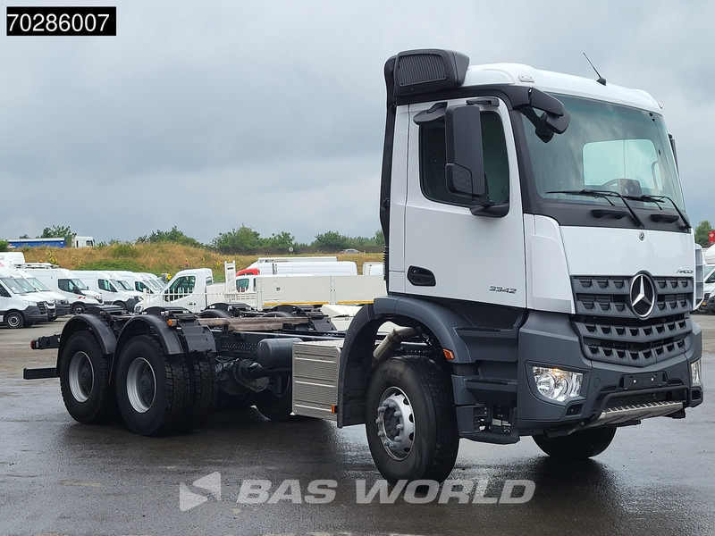 Mercedes-Benz Arocs 3342 6X4 NEW 6x4 chassis Big-Axle Automatic Steel suspension Euro 3 - Truk sasis: gambar 3 Mercedes-Benz Arocs 3342 6X4 NEW 6x4 chassis Big-Axle Automatic Steel suspension Euro 3 - Truk sasis: gambar 3