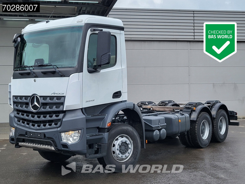 Mercedes-Benz Arocs 3342 6X4 NEW 6x4 chassis Big-Axle Automatic Steel suspension Euro 3 - Truk sasis: gambar 1 Mercedes-Benz Arocs 3342 6X4 NEW 6x4 chassis Big-Axle Automatic Steel suspension Euro 3 - Truk sasis: gambar 1