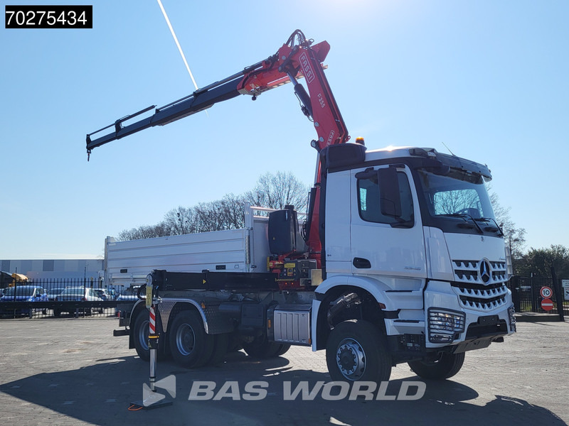 Mercedes-Benz Arocs 3348 6X6 Fassi F255A.2.24 xe-dynamic Kran Dreiseitenkipper Navi Euro 6 - Truk jungkit, Truk derek: gambar 3 Mercedes-Benz Arocs 3348 6X6 Fassi F255A.2.24 xe-dynamic Kran Dreiseitenkipper Navi Euro 6 - Truk jungkit, Truk derek: gambar 3