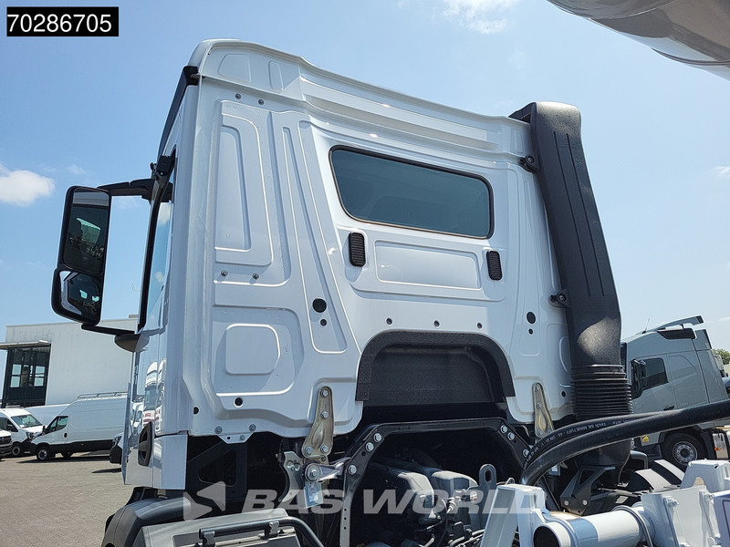 Mercedes-Benz Arocs 4245 8X4 NEW! 13m3 Schwing Stetter Mixer Big-Axle Manual Euro 3 - Truk pengaduk beton: gambar 3 Mercedes-Benz Arocs 4245 8X4 NEW! 13m3 Schwing Stetter Mixer Big-Axle Manual Euro 3 - Truk pengaduk beton: gambar 3