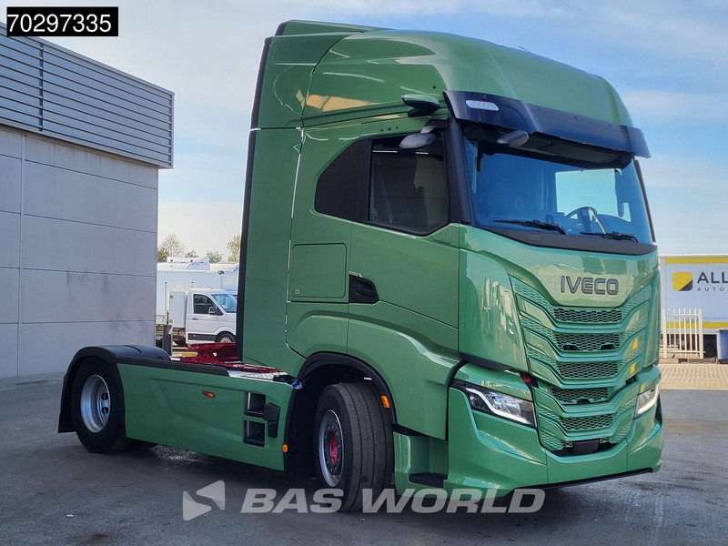 Iveco S-Way 580 4X2 NEW! Electric Steering Standklima Navi ACC LED Euro 6 - Tractor head: gambar 3 Iveco S-Way 580 4X2 NEW! Electric Steering Standklima Navi ACC LED Euro 6 - Tractor head: gambar 3