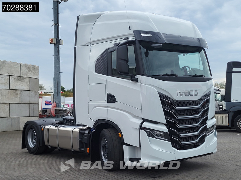 Iveco S-way 580 4X2 Nieuw! 2xTanks Standklima ACC LED Euro 6 - Tractor head: gambar 3 Iveco S-way 580 4X2 Nieuw! 2xTanks Standklima ACC LED Euro 6 - Tractor head: gambar 3