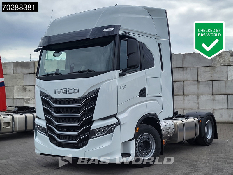 Iveco S-way 580 4X2 Nieuw! 2xTanks Standklima ACC LED Euro 6 - Tractor head: gambar 1 Iveco S-way 580 4X2 Nieuw! 2xTanks Standklima ACC LED Euro 6 - Tractor head: gambar 1