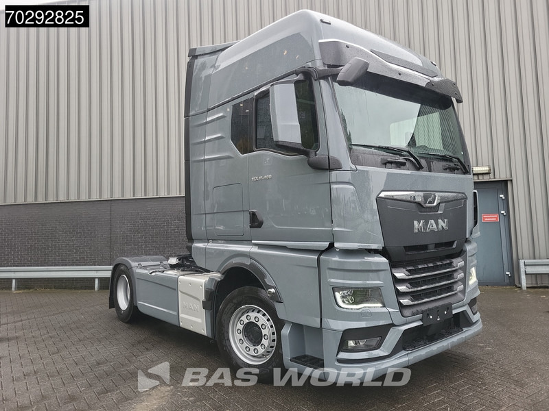 MAN TGX 18.480 4X2 NEW! GX Retarder 2x Tanks PTO-prepared Standklima Navi Euro 6 - Tractor head: gambar 3 MAN TGX 18.480 4X2 NEW! GX Retarder 2x Tanks PTO-prepared Standklima Navi Euro 6 - Tractor head: gambar 3