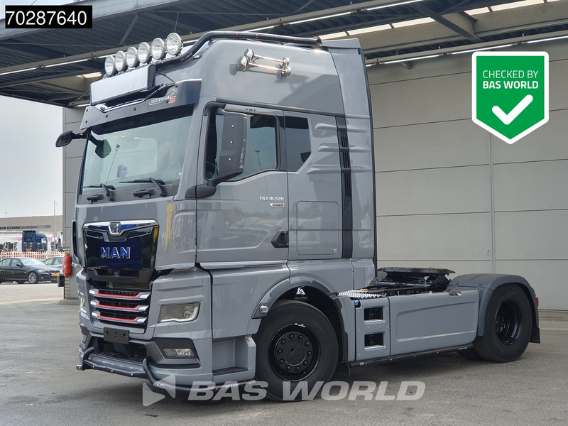 MAN TGX 18.520 4X2 Individual Lion S! GX Retarder Full-Air 2x Tanks Navi LED ACC Euro 6 - Tractor head: gambar 1 MAN TGX 18.520 4X2 Individual Lion S! GX Retarder Full-Air 2x Tanks Navi LED ACC Euro 6 - Tractor head: gambar 1