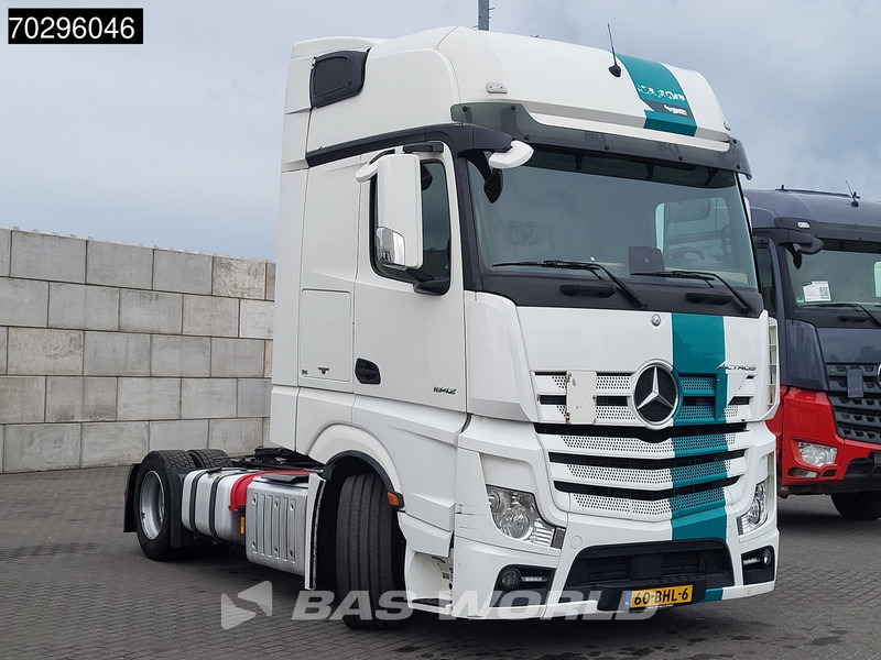 Mercedes-Benz Actros 1842 Actros 4X2 GigaSpace NL-Truck Mega 2xTanks ACC Standklima Euro 6 - Tractor head: gambar 3 Mercedes-Benz Actros 1842 Actros 4X2 GigaSpace NL-Truck Mega 2xTanks ACC Standklima Euro 6 - Tractor head: gambar 3