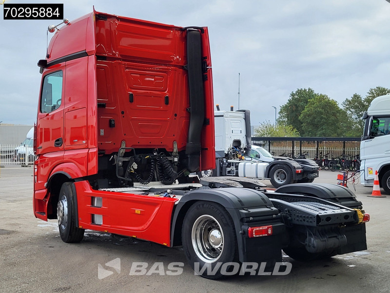 Mercedes-Benz Actros 1858 4X2 GigaSpace Retarder 2xTanks Leather Standairco PPC Navi ACC Euro 6 - Tractor head: gambar 2 Mercedes-Benz Actros 1858 4X2 GigaSpace Retarder 2xTanks Leather Standairco PPC Navi ACC Euro 6 - Tractor head: gambar 2