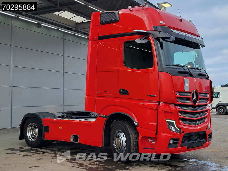Mercedes-Benz Actros 1858 4X2 GigaSpace Retarder 2xTanks Leather Standairco PPC Navi ACC Euro 6 - Tractor head: gambar 3 Mercedes-Benz Actros 1858 4X2 GigaSpace Retarder 2xTanks Leather Standairco PPC Navi ACC Euro 6 - Tractor head: gambar 3