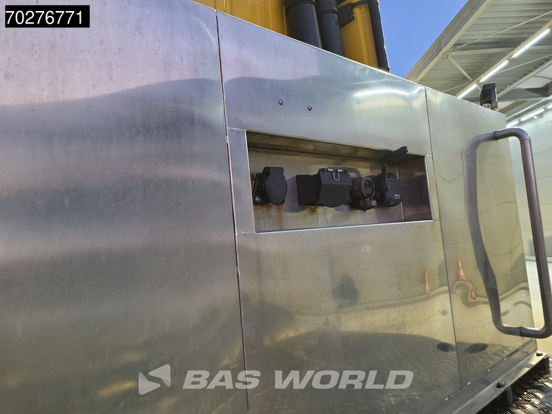 Mercedes-Benz Actros 3353 Actros 6X4 Big-Axle Mirror cam 2X Tanks Navi Xenon - Tractor head: gambar 5 Mercedes-Benz Actros 3353 Actros 6X4 Big-Axle Mirror cam 2X Tanks Navi Xenon - Tractor head: gambar 5
