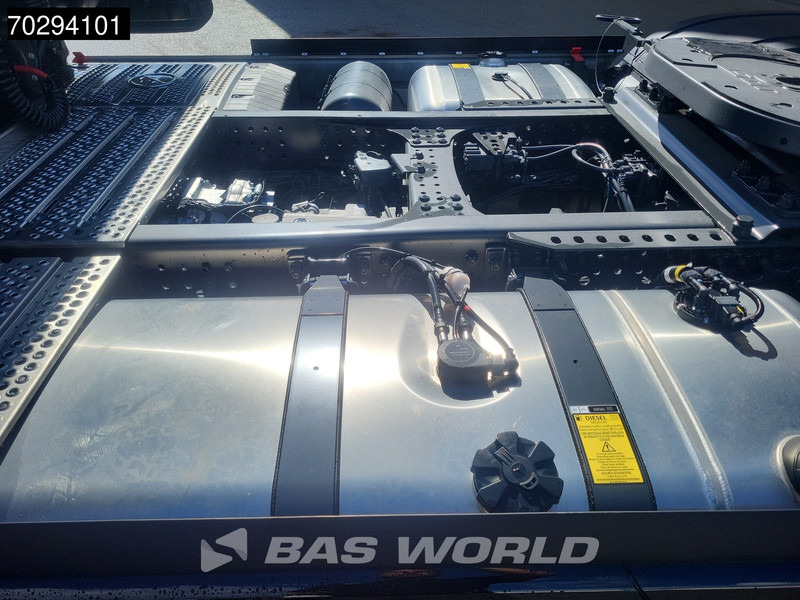 Mercedes-Benz Actros L 1863 4X2 NEW! Retarder Full-Air Leder Standklima 2x Tanks MirrorCam Navi PPC Alcoa's LED Euro 6 - Tractor head: gambar 5 Mercedes-Benz Actros L 1863 4X2 NEW! Retarder Full-Air Leder Standklima 2x Tanks MirrorCam Navi PPC Alcoa's LED Euro 6 - Tractor head: gambar 5