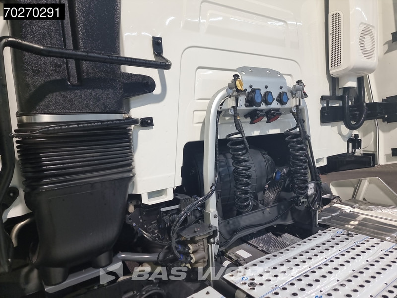 Renault T 480 4X2 Retarder TC 2x Tanks Standklima SleeperCab - Tractor head: gambar 5 Renault T 480 4X2 Retarder TC 2x Tanks Standklima SleeperCab - Tractor head: gambar 5