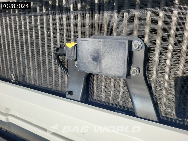 Tractor head Volvo FH 460 4X2 VEB+ I-ParkCool 2x Tanks LED Navi: gambar 14
