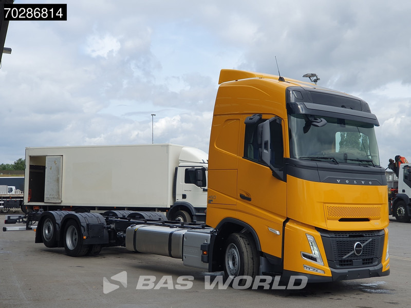 Volvo FH 460 6X2 NEW chassis! Full air Suspension Lift-Axle Navi ACC LED Euro 6 - Truk sasis: gambar 3 Volvo FH 460 6X2 NEW chassis! Full air Suspension Lift-Axle Navi ACC LED Euro 6 - Truk sasis: gambar 3